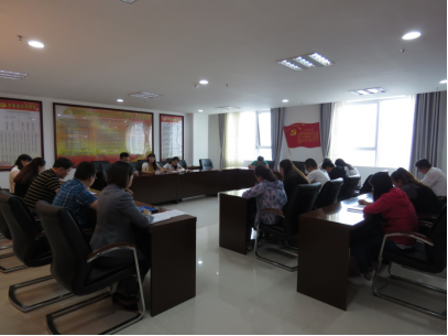 領(lǐng)會精神實質(zhì)，迅速掀起學(xué)習(xí)宣傳貫徹團的十八大精神熱潮